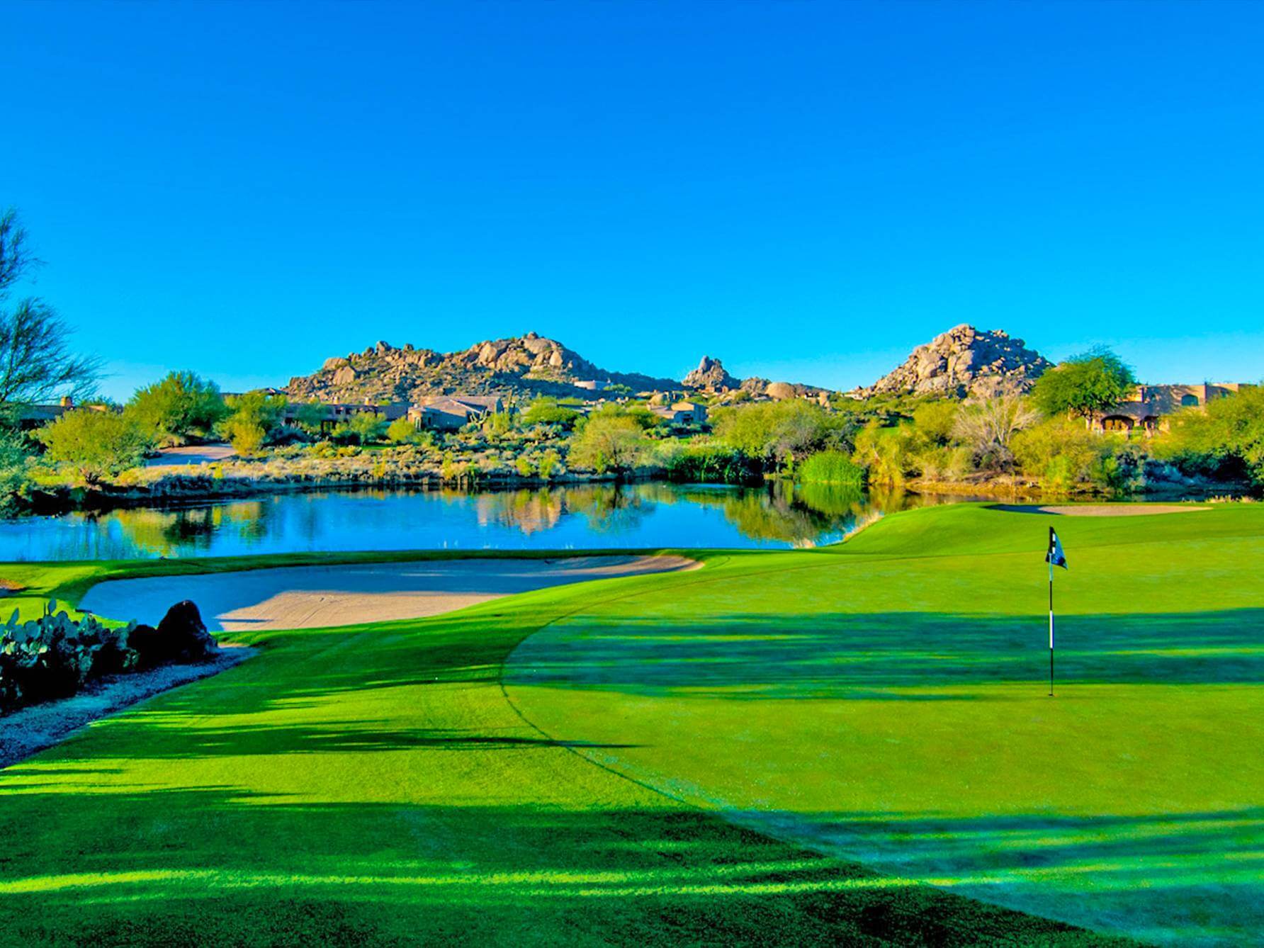 Troon North Monuement, Scotsdale, Arizona Golf course information and